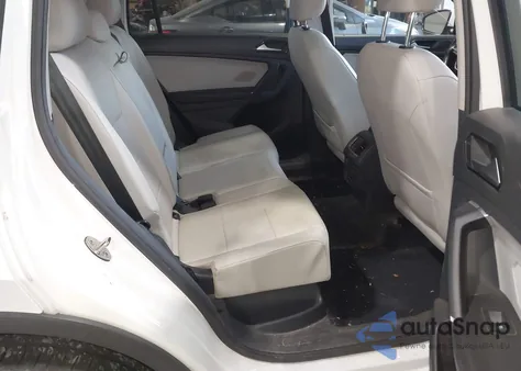 2018 Volkswagen Tiguan 2.0T Se/2.0T Sel z USA, uszkodzony, nr VIN 3VV2B7AX9JM027804